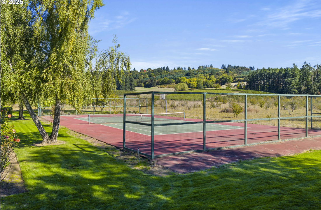 20+ ACRES | MAIN RESIDENCE/POOL & TENNIS CARRIAGE HOUSE | GUEST HOUSE BARN